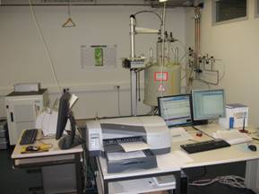 300 MHz NMR Spectrometer